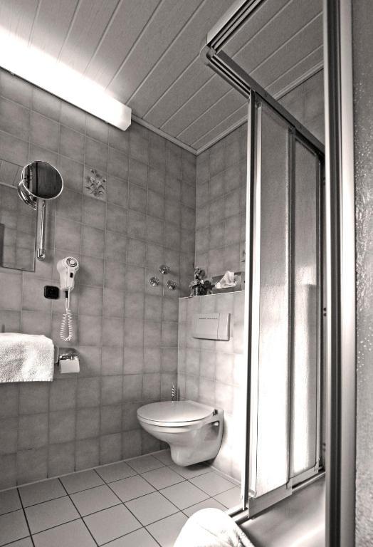 Hotel Zur Krone Ronneburg  Szoba fotó